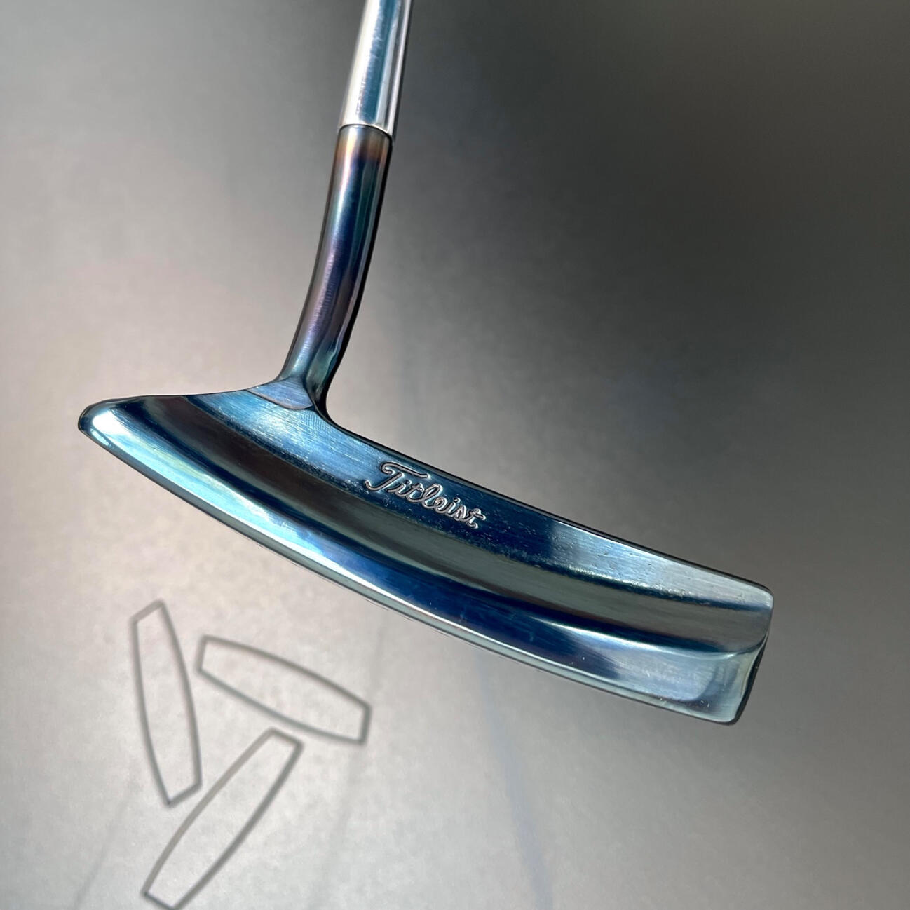 2002 Studio Design 1 • Glossy blue